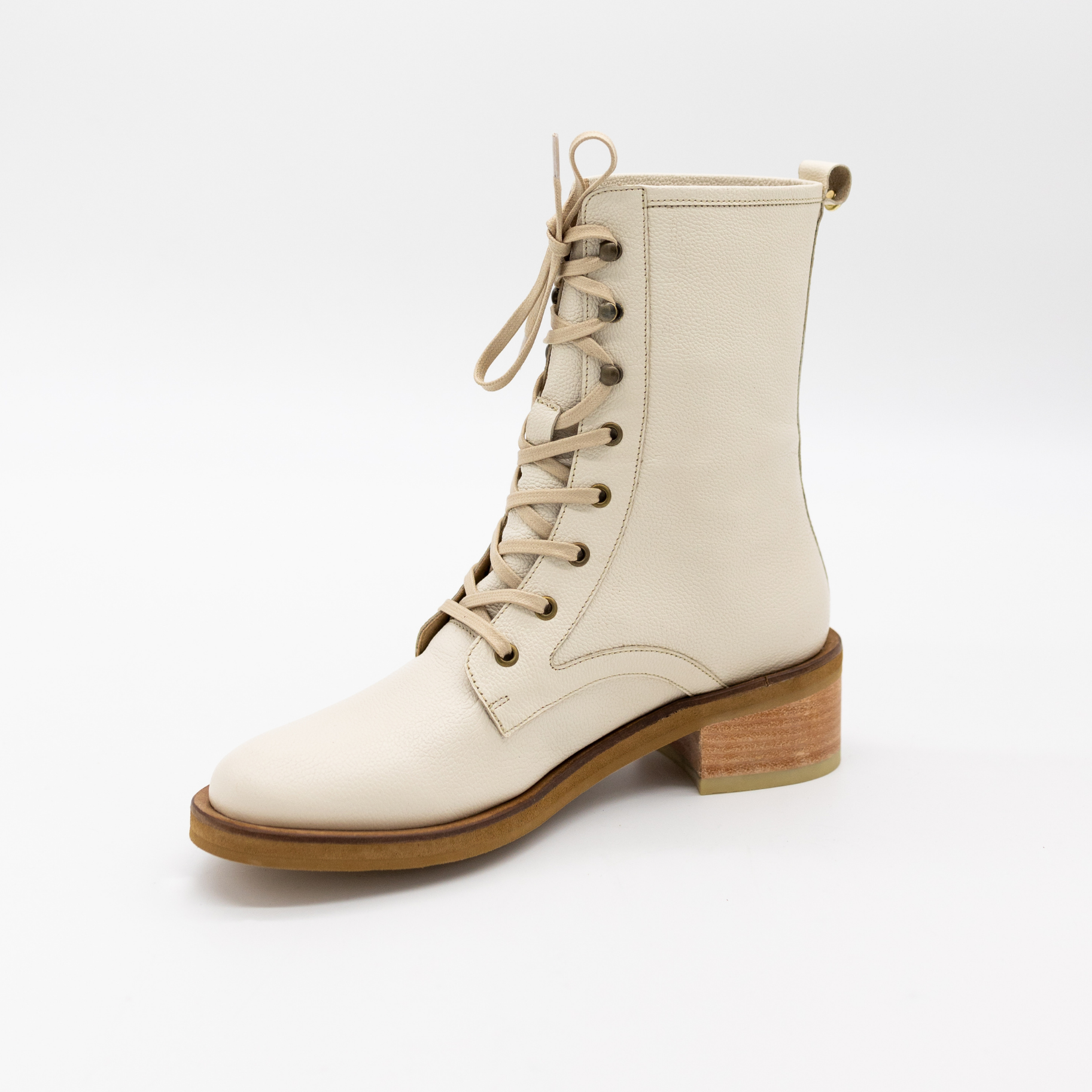 Yuhup combat boots in iv0ry leather