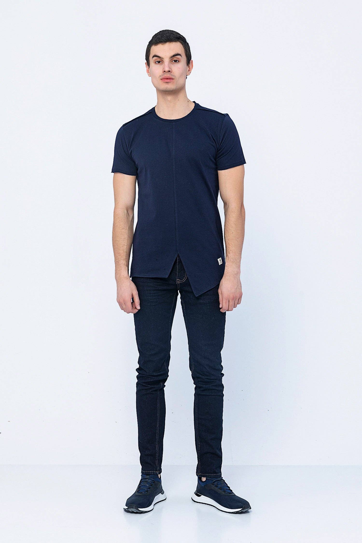 8200 BLACK IRIS T-SHIRT