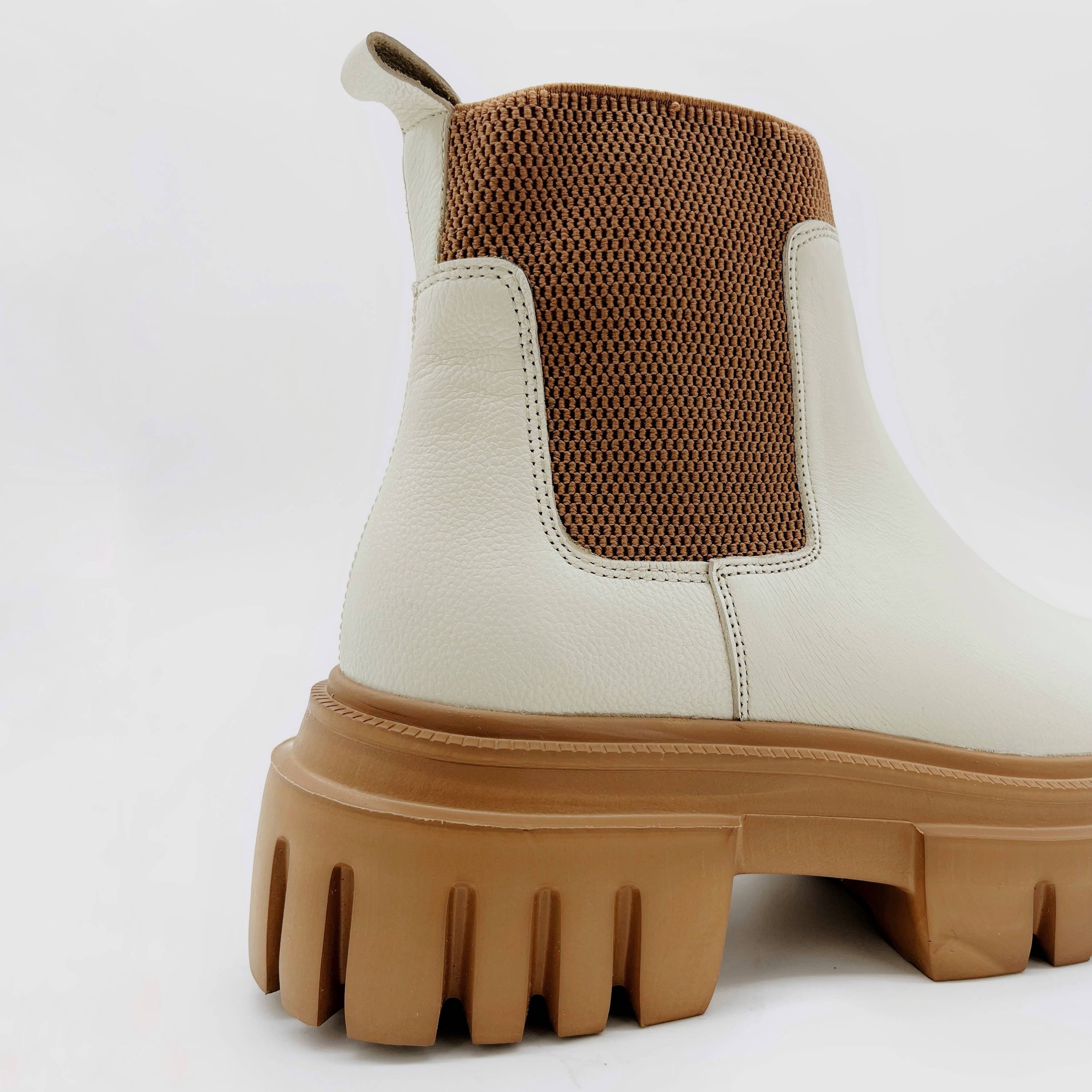 Agora platform chelsea boots off white leather women's shoes