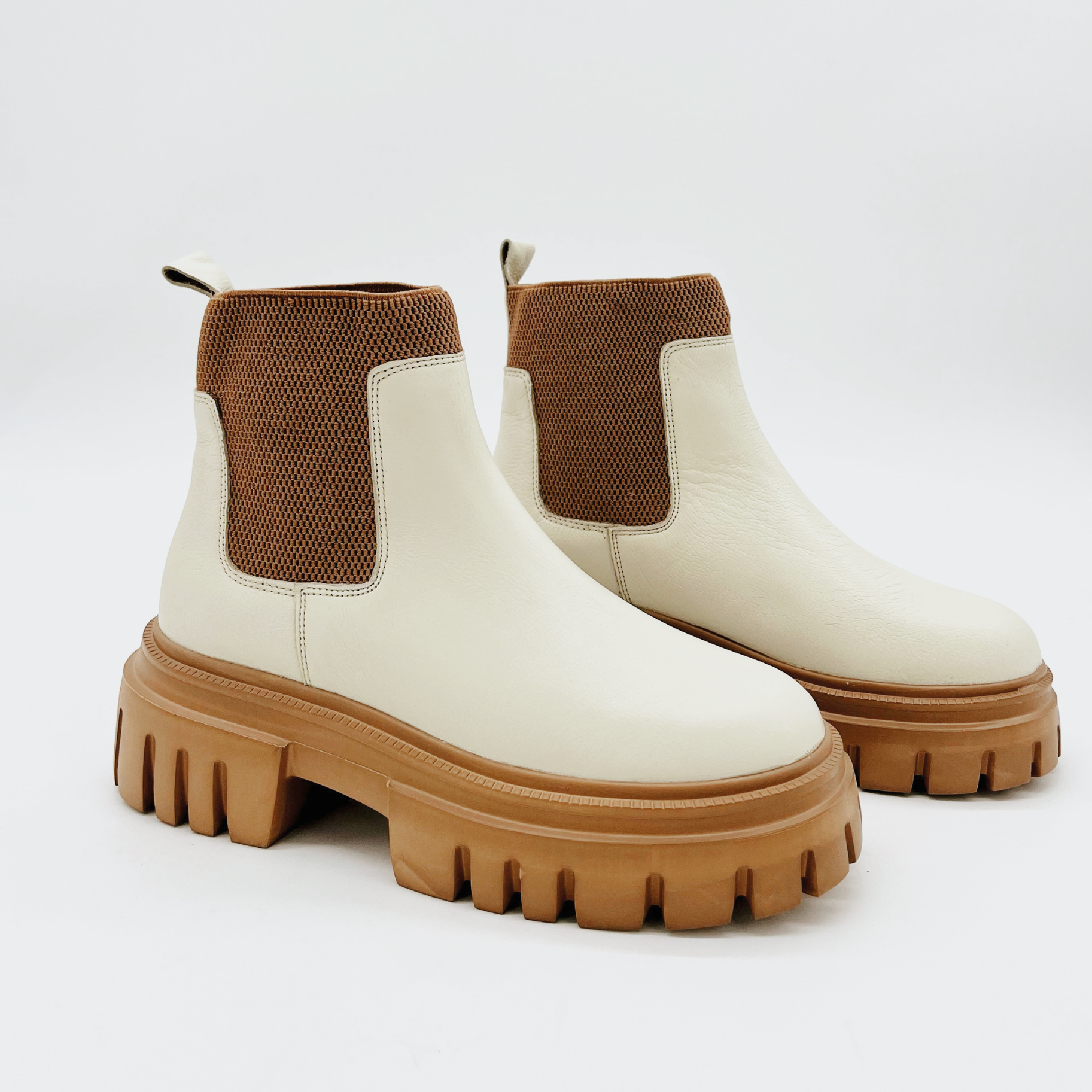 Agora platform chelsea boots off white leather women's shoes