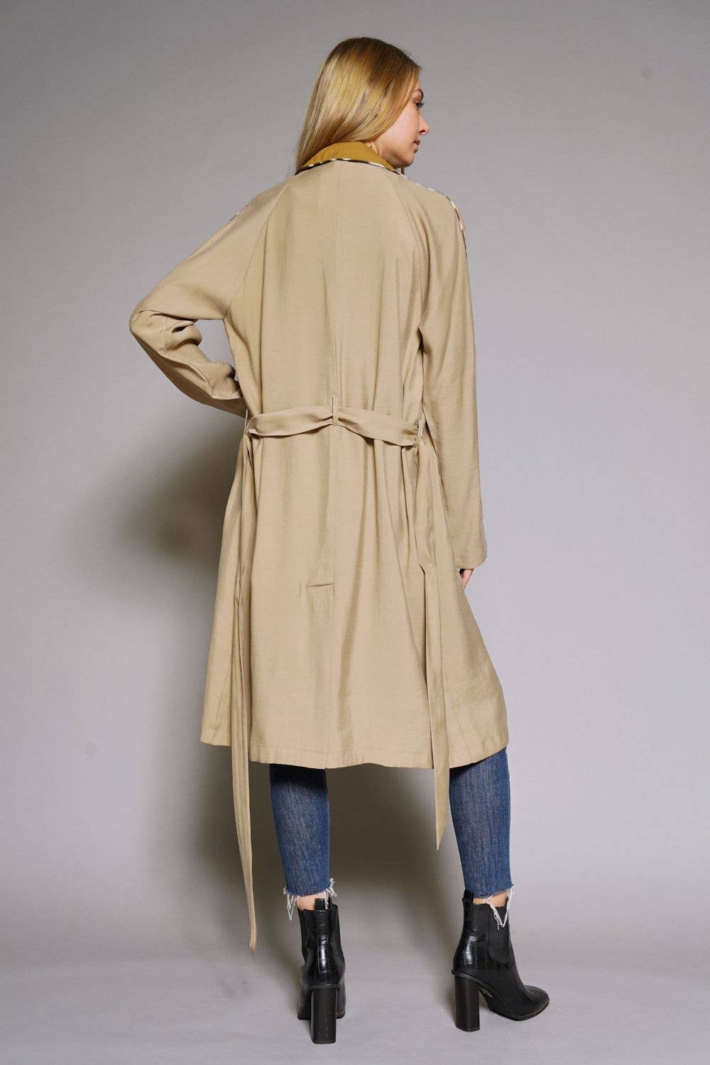 19676 Trench Coat