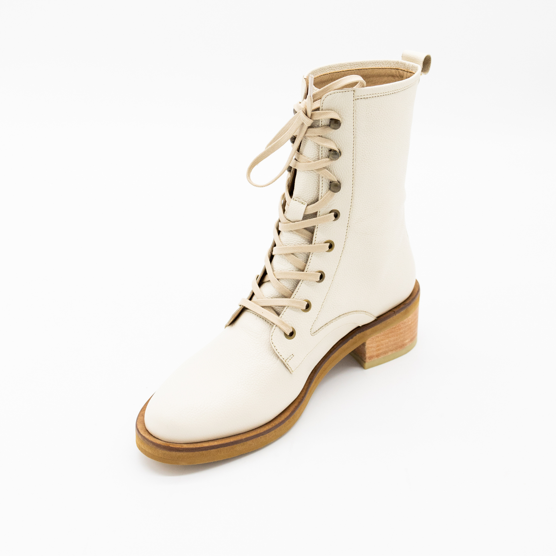 Yuhup combat boots in iv0ry leather