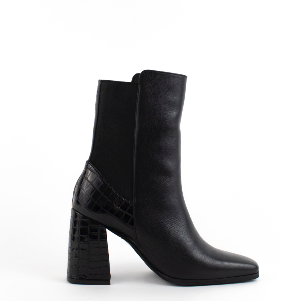 Florence booties in black leather