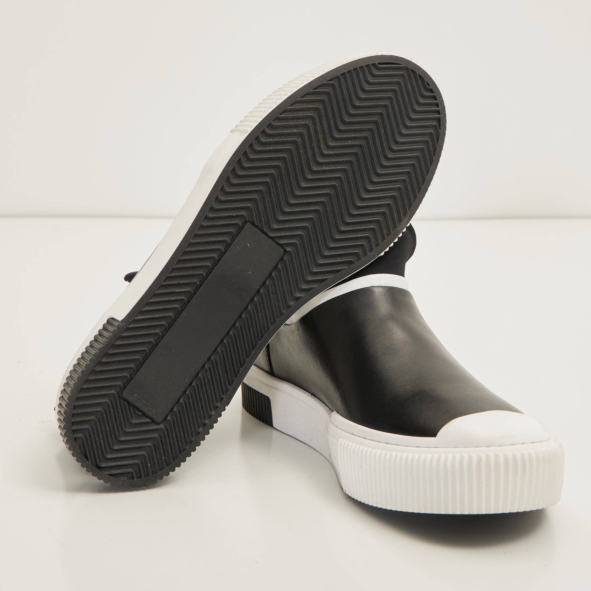 N° D2166T Leather & Neoprene skate slip ons - BLACK