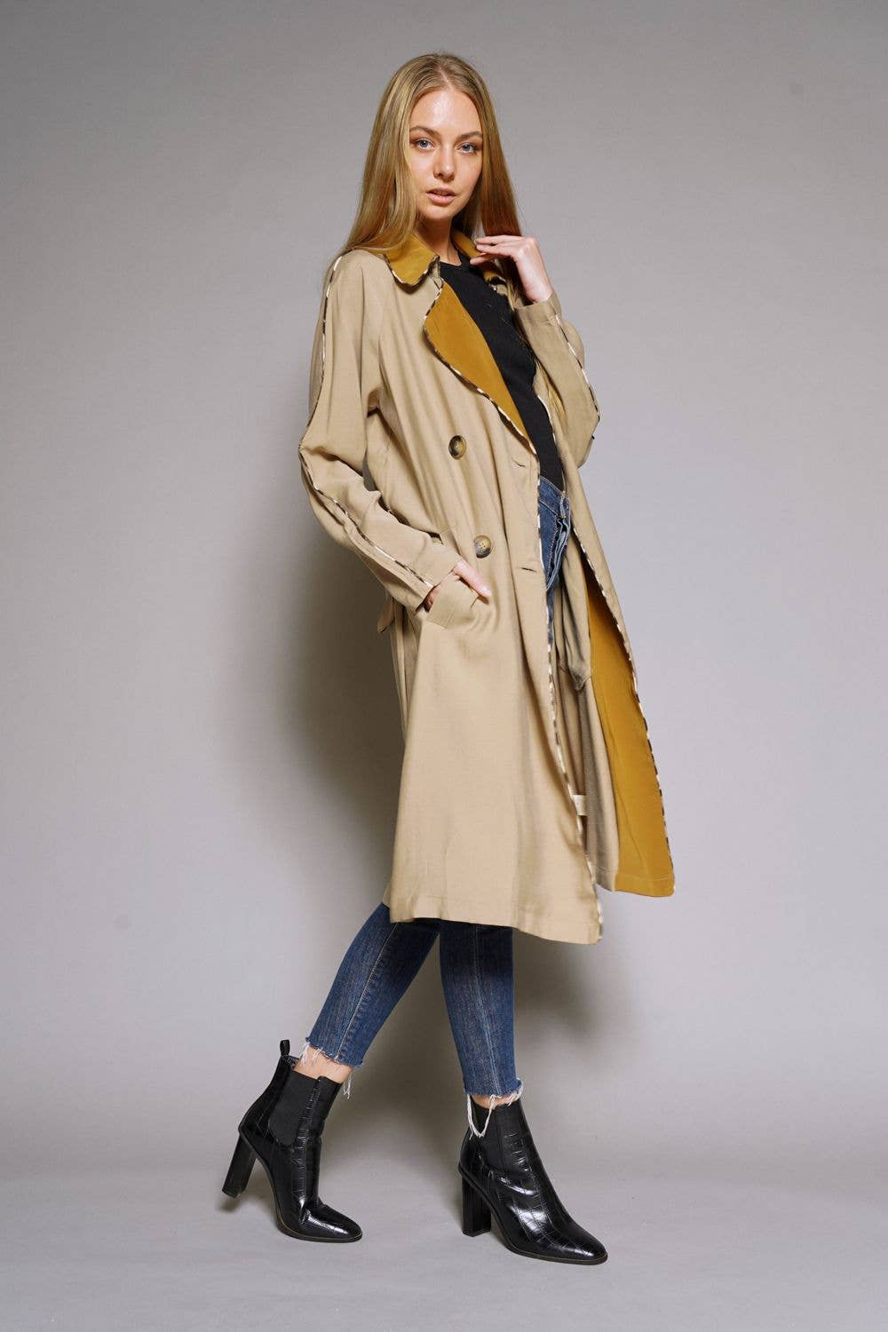 19676 Trench Coat