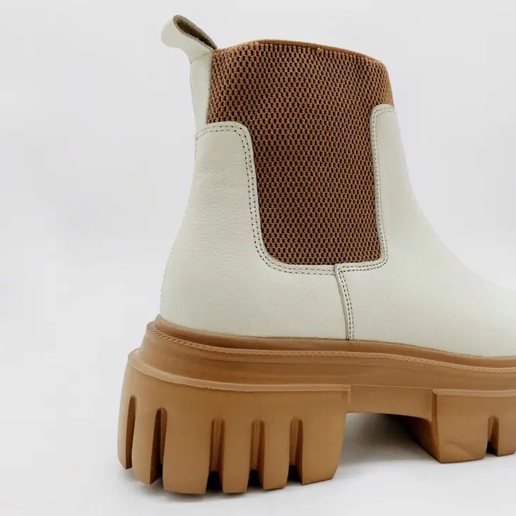 Agora Chelsea Boot - Ivory Leather